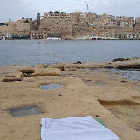 Old Refurbished Apartment In Bormla Cospicua Екстер'єр фото