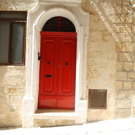 Old Refurbished Apartment In Bormla Cospicua Екстер'єр фото