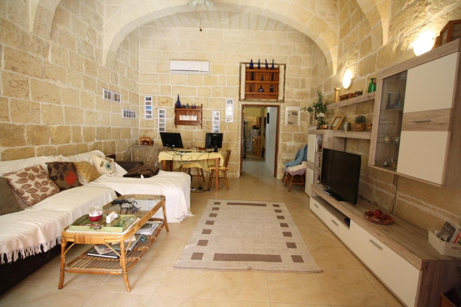 Old Refurbished Apartment In Bormla Cospicua Екстер'єр фото